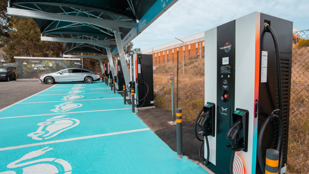 Lisbon Airport has the largest ultra-fast charging hub in Portugal